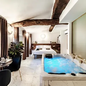 Sahara & Amazzonia Luxury Rooms- The House Of Travelers , Côme Italia